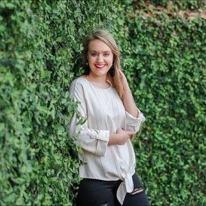 Women’s size medium Harper striped tie front top